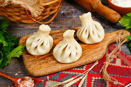 Хинкали со свининой и говядиной