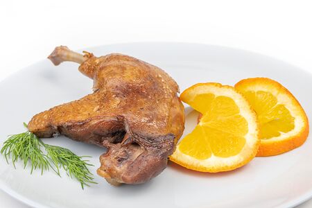 Утиная ножка, томленая в собственном соку с розмарином и тимьяном