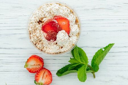 Тирамису диетический со свежей ягодой