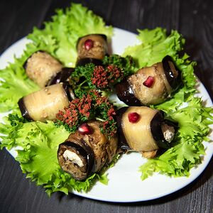 Рулеты из баклажанов по-грузински