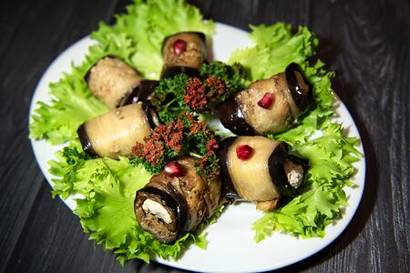 Рулеты из баклажанов по-грузински