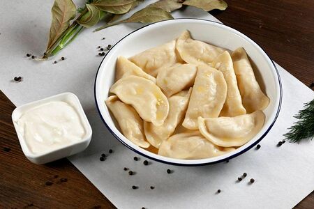 С картофелем и луком