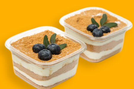 Пирожное Медовик в стаканчике