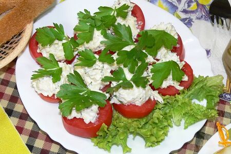 Помидоры под сырной шубкой