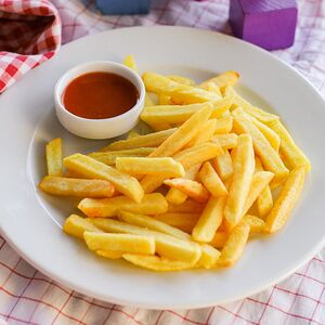 Картошка фри с кетчупом