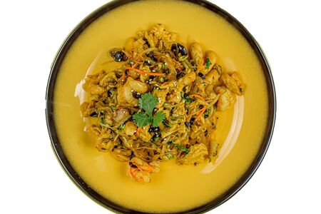 Лапша рисовая в соусе карри