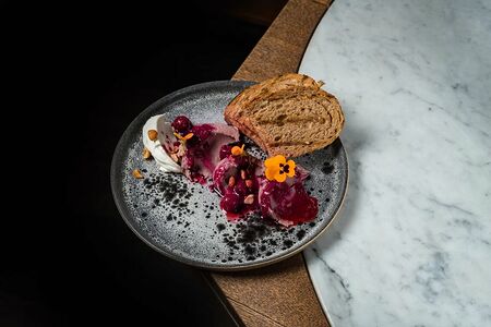 Паштет из куриной печени с вишневым компоте