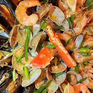 Ассорти из мидий и креветок