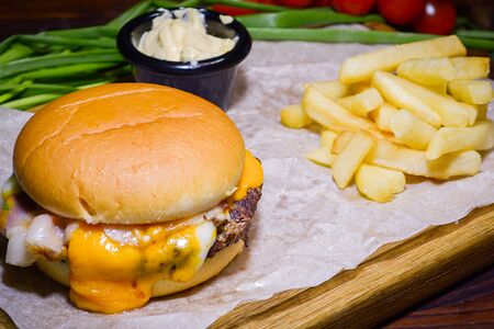 Бургер Чиииизанутый