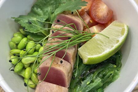 Поке с тунцом татаки