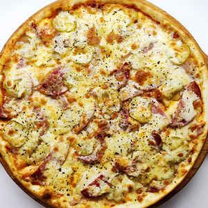 Пицца острая с ветчиной и салями