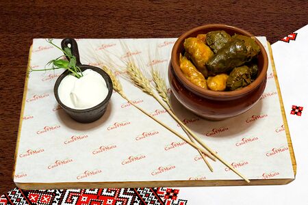 Голубцы со свининой в винoградном листе