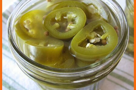 Жгучий перчик халапеньо