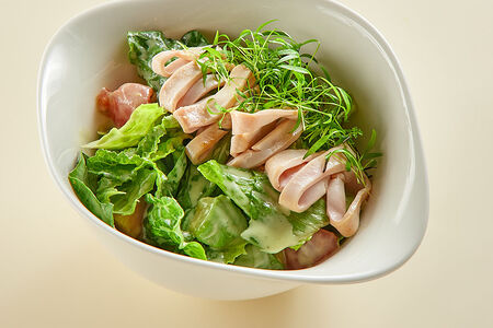 Салат с кальмаром