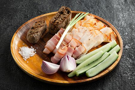 Ассорти из домашнего сала