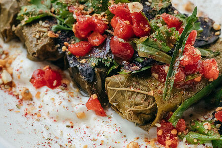 Долма из ягненка с копченым мацони