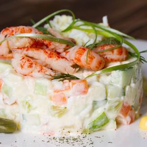 Оливье с креветками