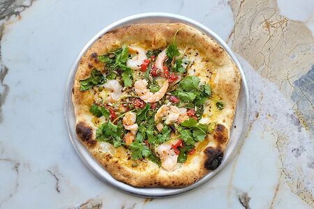 Пицца с креветками в соусе том ям