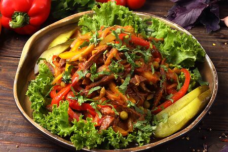 Ешь и молчи (остренькое армянское национальное блюдо)