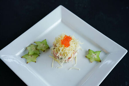 Салат со слабосоленой семгой