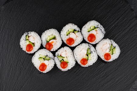 Острый ролл с креветкой