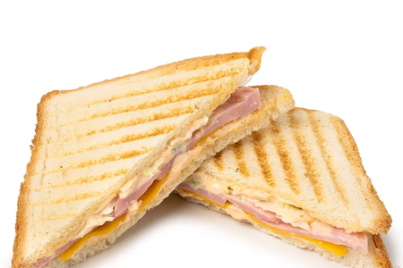 Сэндвич с ветчиной и сырным соусом