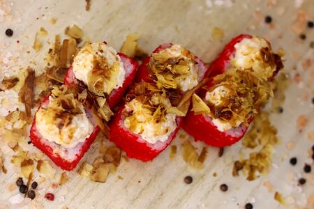 Запеченный ролл Тунец-краб