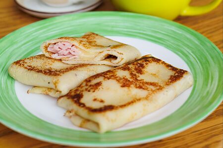 Блины с ветчиной и сыром