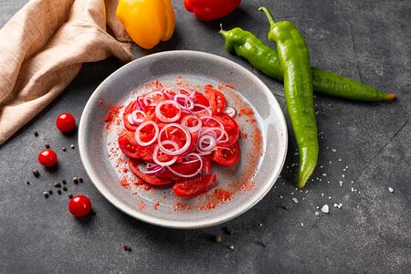 Салат Ачик-чучук с острым перцем