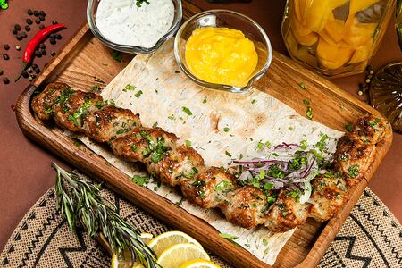 Люля-кебаб из курицы с сыром