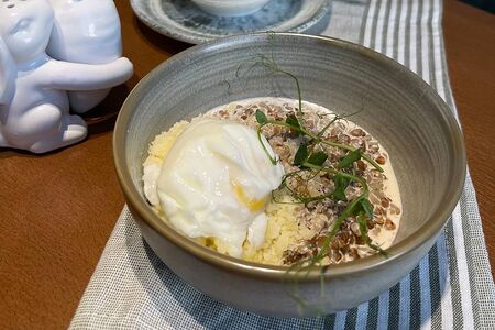 Греча на сливках с пармезаном и пашот