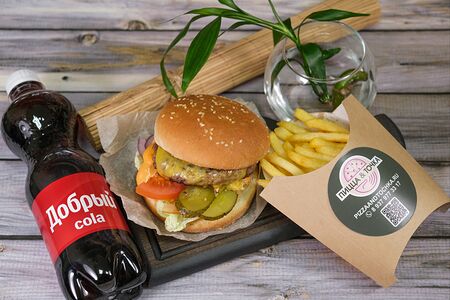 Комбо с чикенбургером