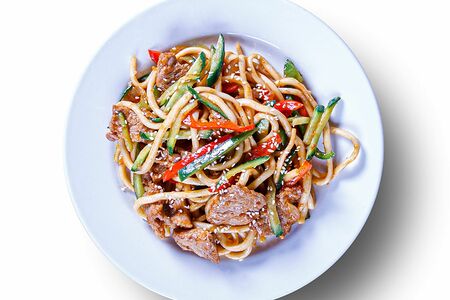 Лапша жареная с огурцами