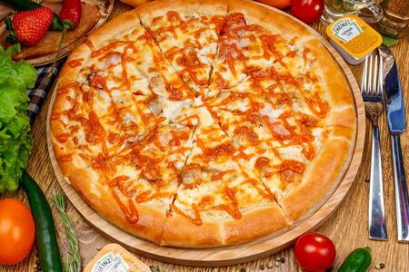 Мясное ассорти на пышном тесте