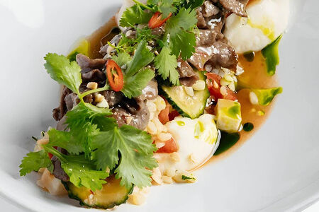 Салат из говядины в азиатском стиле