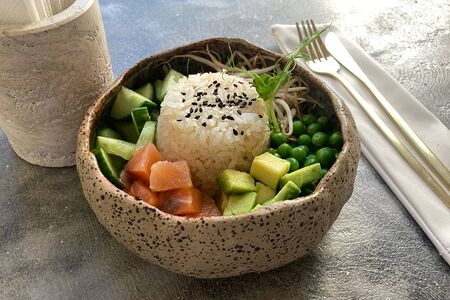 Боул с форелью