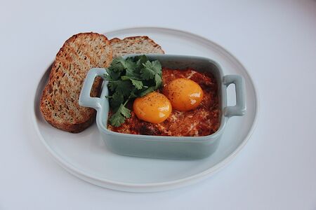 Шакшука классическая, томатная