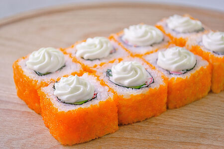 Ролл Калифорния с крабом