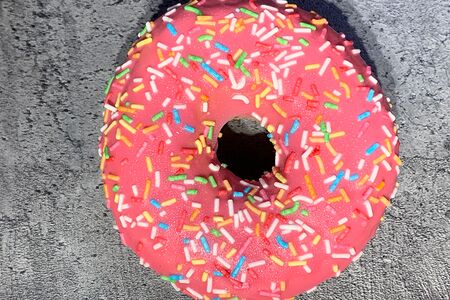 Донат Клубника