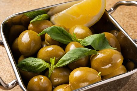 Оливки гигантские