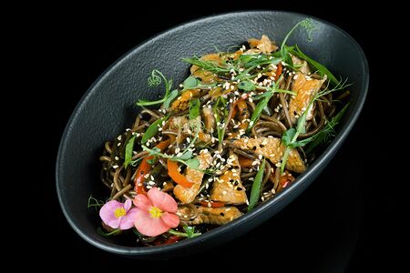 Гречневая лапша с говядиной