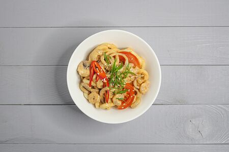 Вок Том ям с морепродуктами