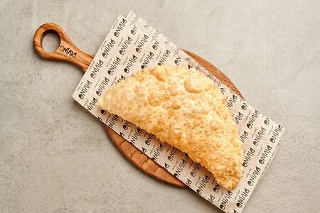 Чебурек со свининой, говядиной и сыром сулугуни