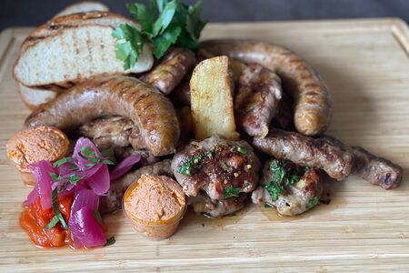 Новогоднее Мешано месо