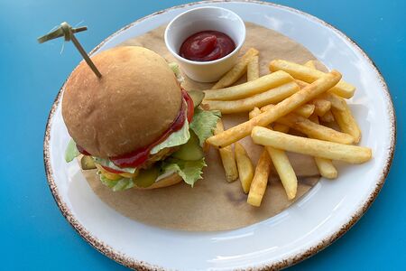 Мини-бургер с котлетой из индейки