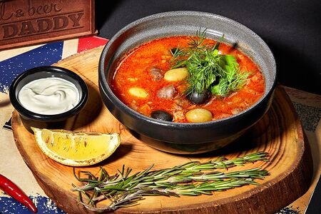 Солянка с копченостями