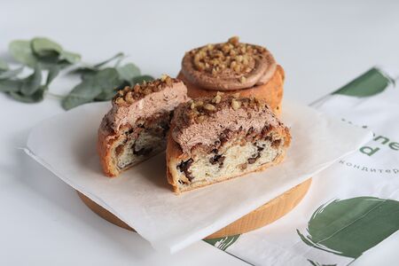 Улитка с орехами и шоколадом