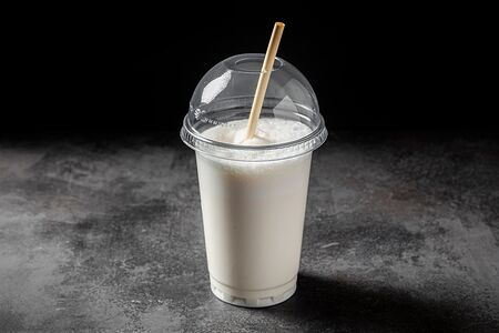 Ванильный молочный коктейль