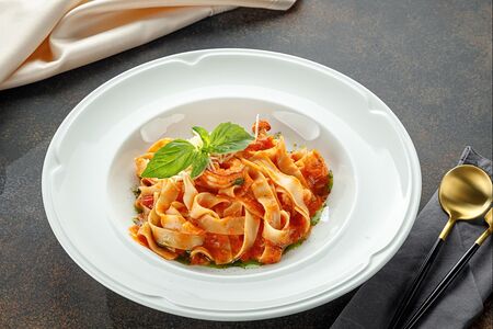 Феттуччине с креветками халяль