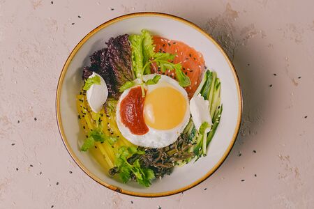 Пибимпап с лососем